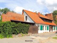 Hofreite mit Wohnhaus und Nebengebäuden - Münzenberg