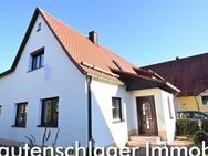 Haus statt Wohnung! Kleine 3-Zimmer-Doppelhaushälfte mit nützlichem Nebengebäude in Postbauer-Heng. - Postbauer-Heng (Markt)