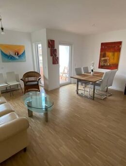 Vollmöblierte und modernisierte 2-Zimmmerwohnung mit Balkon und TG-Stellplatz in Mannheim - Mannheim