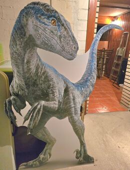 Jurassic World Pappaufsteller Blue und Baby Beta Dinosaurier Dino - Wolfsburg