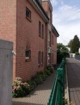 Tolles Haus!! Einheit in guter Lage für Gewerbe oder Wohnen,2 Garagenpl. - Mönchengladbach