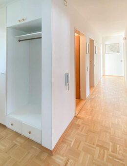 Toll geschnittene 4-Zimmer-Wohnung mit Loggia und TG-Stellplatz in 88250 Weingarten - Weingarten