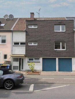 Attraktives Mehrfamilienhaus mit 3 Einheiten - 2 leerstehend, 1 vermietet - mit Garten & 2 Garagen - Wesseling