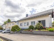 Gebäudeensemble auf 2720 m²-Grundstück / gepflegter Zustand / größtenteils vermietet - Much