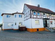 Modernisiertes Zweifamilienhaus mit schöner Terrasse in Immenhausen-Holzhausen - Immenhausen