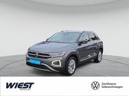 VW T-Roc, 1.5 TSI Style PARKLENK, Jahr 2024 - Darmstadt