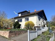 *** geräumige 3 Zimmer-Dachgeschoss-Wohnung mit tollem Burgblick ... ! *** - Beilstein (Baden-Württemberg)