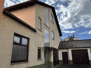 Zweifamilienhaus mit 2 Garagen + Lagergebäude in sehr gutem Zustand - Tuttlingen