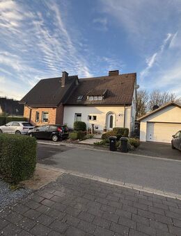 Zweifamilienhaus auf großem Grundstück und guter Substanz in Ennigerloh! - Ennigerloh