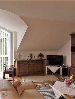 Helle moderne 2,5 Zimmer DG-Wohnung mit weitem Blick über das grüne Hattinger Hügelland - Hattingen