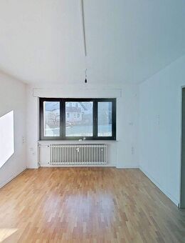 Lichtdurchflutete 2-Zimmer-Erdgeschosswohnung mit moderner EBK und Badewanne - Gelnhausen