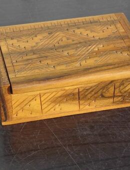 2 Holz Dosen je 7,- mit Relief-Muster und Klappdeckel Deko Vintage - Flensburg