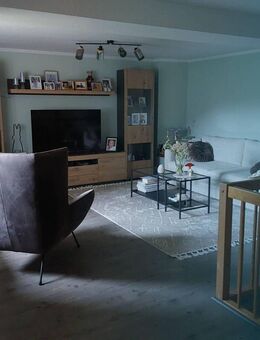 Schöne 3-Zimmer-Altbauwohnung mit EBK und großem BALKON - Karlsburg