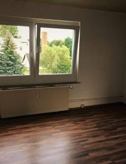 *Ruhige Lage* Frisch Renovierte 4 Zimmer Wohnung im 1.OG in Klietz - Klietz