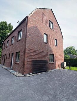 Neubau - Erstbezug: absolute Traum Lage, 5 Zi.-DHH + wohnl. Keller in Norderstedt-Mitte (3) - Norderstedt