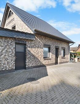 Neubau: Zweifamilienhaus mit barrierefreiem Erdgeschoss & modernem Landhausstil - Ganderkesee