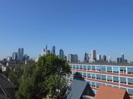 Ruhige Dachgeschosswohnung mit Skylineblick - Frankfurt (Main)