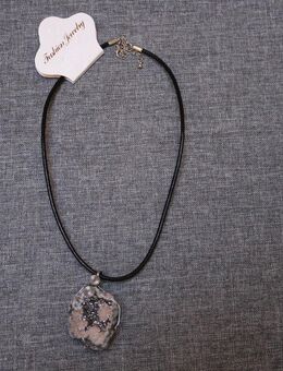 #Lederkette mit Achat-Drusenanhänger, #Unikat - Pfaffenhofen (Ilm) Zentrum