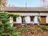 Teilkeller, Garage, Terrasse: Baugrundstück oder Einfamilienhaus mit viel Potential in Petershagen - Petershagen (Eggersdorf)