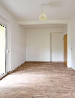 Renovierte 2-Raum-Wohnung mit Balkon in ruhiger Lage - gepflegt, hell und sofort bezugsbereit! - Zwickau