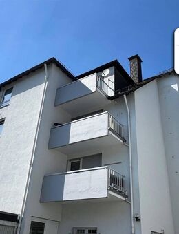 SCHADE HAUSVERWALTUNG - Renovierte 3-Zimmer Wohnung mit Balkon! - Plettenberg