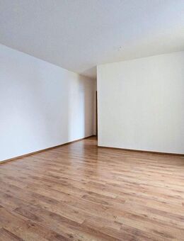 Viel Platz in Köthen: Helle 75 m² Wohnung mit 3 Zimmern - Köthen (Anhalt)