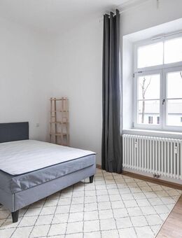 Möbliertes WG-Zimmer in traumhafter Altbauvilla - Mädels-WG - Dachau