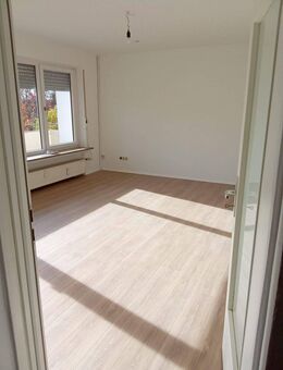 Attraktive 3,5-Zimmer-Wohnung in zentraler Lage mit Balkon - Coburg