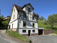 Erfüllen Sie sich den Traum vom eigenen, kleinen Hof! EFH nebst Unterstand, Stall und Wiesenfläche - Windeck
