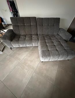 Ecksofa mit elektrischer Fussverstellung, Ottomane - Weilburg Zentrum