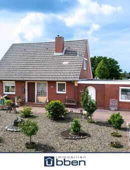 Gepflegte Immobilie mit Garage in zentraler Lage von Hage - Hage