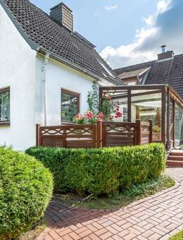 Licht, Charme & Gartenidylle - Gepflegte Doppelhaushälfte mit Wintergarten in ruhiger Waldrandlage! - Kiel
