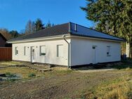 Neuer Bungalow auf 4.654 m² Gst. mit Bauoption - 3 Zi-EBK+Kamin-+Solarvorb.-DG ausbaufäh-ruhige Lage - Steinhorst (Niedersachsen)