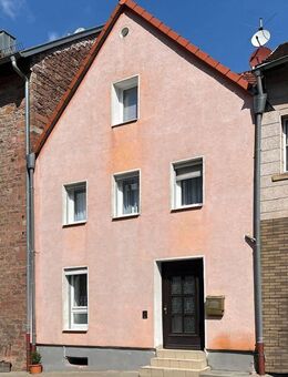 Gemütlichkeit trifft Stil - Modernisiertes Zuhause mit Terrasse und Stellplatz - Klingenberg (Main)