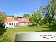 Großes Einfamilienhaus mit Carport, Garage und Garten in ruhiger Lage - Pronstorf