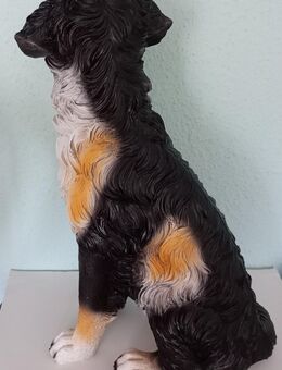 Nagelneuer Deko Hund Schwarz, Weiß ,Braun 45 cm hoch - Suhl