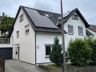 Stilvoll renoviertes Ein-/Zweifamilienhaus mit Garage - Grub (Forst)