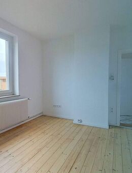 Gemütliche 1-Zimmer-Wohnung mit EINBAUKÜCHE und Wannenbad - Bielefeld