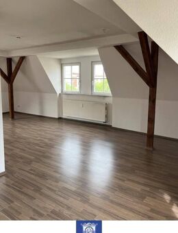 Individuelle und geräumige Dachwohnung! Tageslichtbad mit Wanne und Dusche! - Riesa