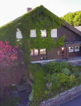 Repräsentatives Wohnhaus mit zwei Einliegerwohnungen und Gewölbekeller - Toplage mit Traumblick - Hammelburg