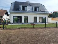 Elegante, kompakte Neubau-DHH in Toplage von Karlsfeld! KfW 40 / Grundwasserwärmepumpe + Photovoltaik! - Karlsfeld