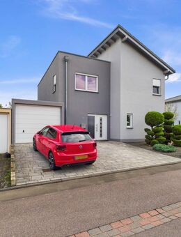 Modernes Einfamilienhaus mit gemütlichem Garten - Konz