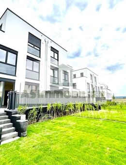 AS IMMOBILIEN: Wiesbaden 3br penthouse 120m² condo, rooftop, 2 parking, fitted kitchen 10min to Clay - Wiesbaden