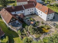 Vielseitiges Anwesen mit modernisiertem Fachwerkhaus, drei stilvollen Wohnungen, Gewerbeeinheit und großzügigem Grund... - Münchenbernsdorf