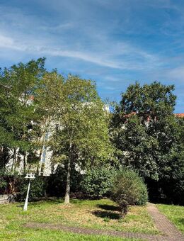 WERTANLAGE IN PARKNÄHE // Vermietete 3-Raum-Wohnung mit 2 Loggien, Gäste-WC & TG-Stellplatz - Leipzig