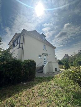 ZU VERKAUFEN: Modernisiertes, top vermietetes Mehrfamilienhaus mit separaten Baugrundstück und drei Wohnungen in guter Wohnlage von Soest - Soest