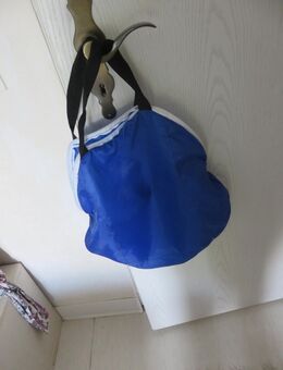 Tasche mit Reißverschluß zu verschenken - Stuttgart
