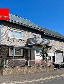 Einfamilienhaus mit großer Halle und Garagen! - Herborn (Hessen)