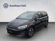 VW Touran, 1.5 TSI Highline, Jahr 2023 - Oberaurach