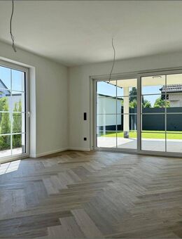 Schöner Wohnen in Bad Waldliesborn: Tolle Neubauwohnung mit Gartenanteil in elegantem Wohnhaus - Lippstadt